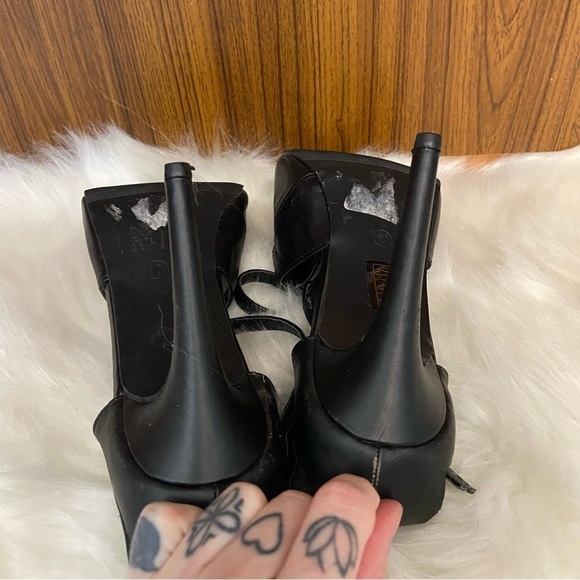 Le Chateau women’s black leather strappy stiletto heeled shoes in size 10 - Picture 8 of 12